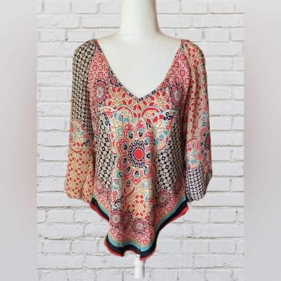 Tops - BLOUSE Top Silky Print Sz L  by HeartSoul V-Shape Bottom